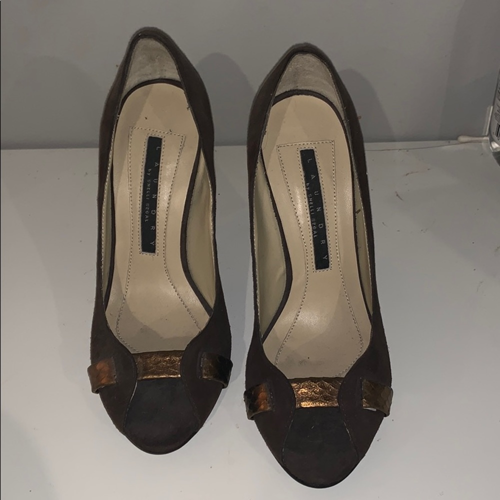 Laundry Peep Tow Heels